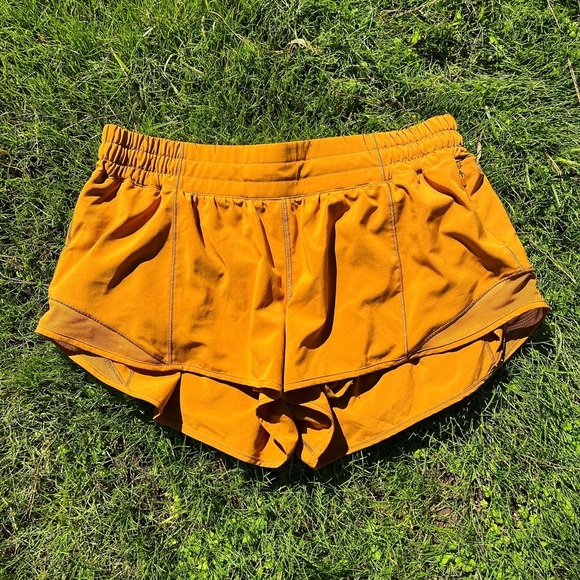 Lululemon Hotty Hot Short II LR *2.5" - Picture 5 of 6
